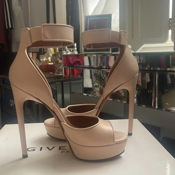 Givenchy powder rose pink shark tooth platform sandal - Picture 6 of 12